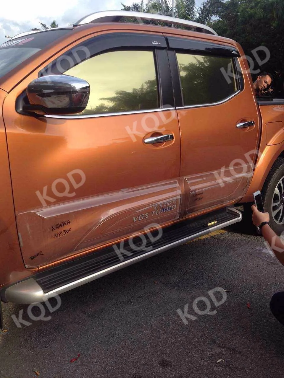 Navara Np300 Aksesoris Sisi Tubuh Cladding Untuk Navara Np300