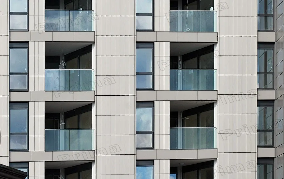 installation de garde-corps en verre sans cadre