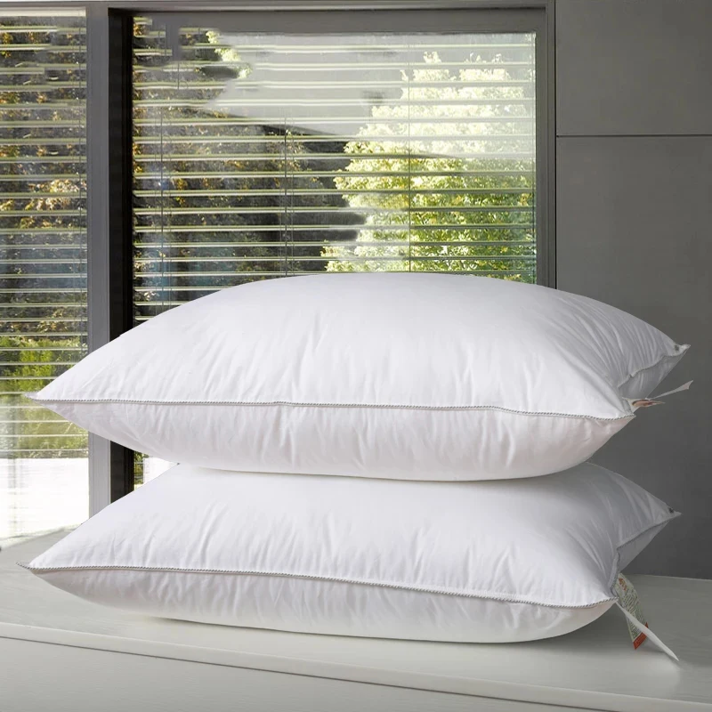 Carefully Crafted Zero Defect White Polyester Microfiber Filling Throw