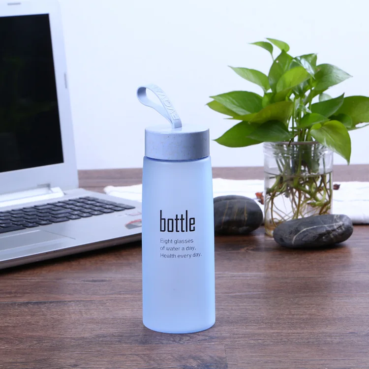 Ecofriendly 520ml frosted glass water bottle with rope water bottle