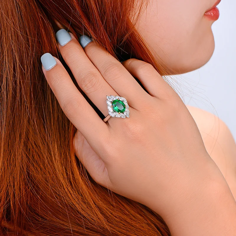 Rhombus Shape Natural Emerald Silver Jewelry White Gold Ring