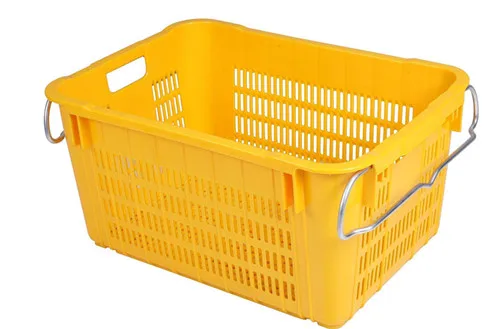 plasic basket with handle.jpg