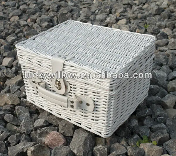 White Wicker Wedding Picnic Basket / Hamper With Cutlery And Lid For 4
