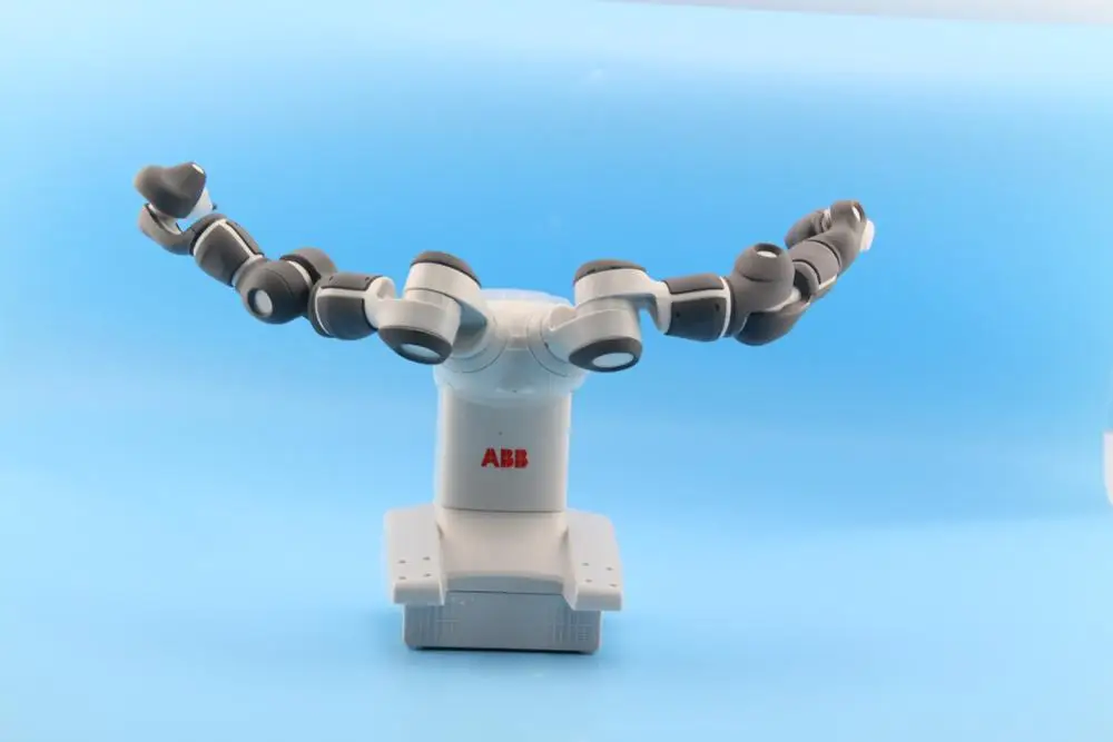 1/4 Scale ABB YUMI Industrial Robot Six-axis Robot Arm PVC Model Collection 