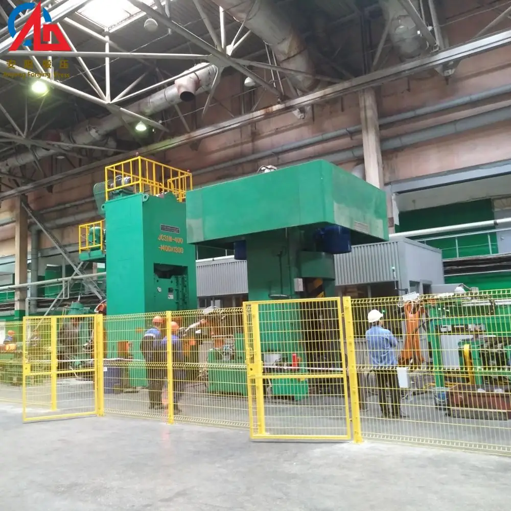 Electric screw forging press for claw pole