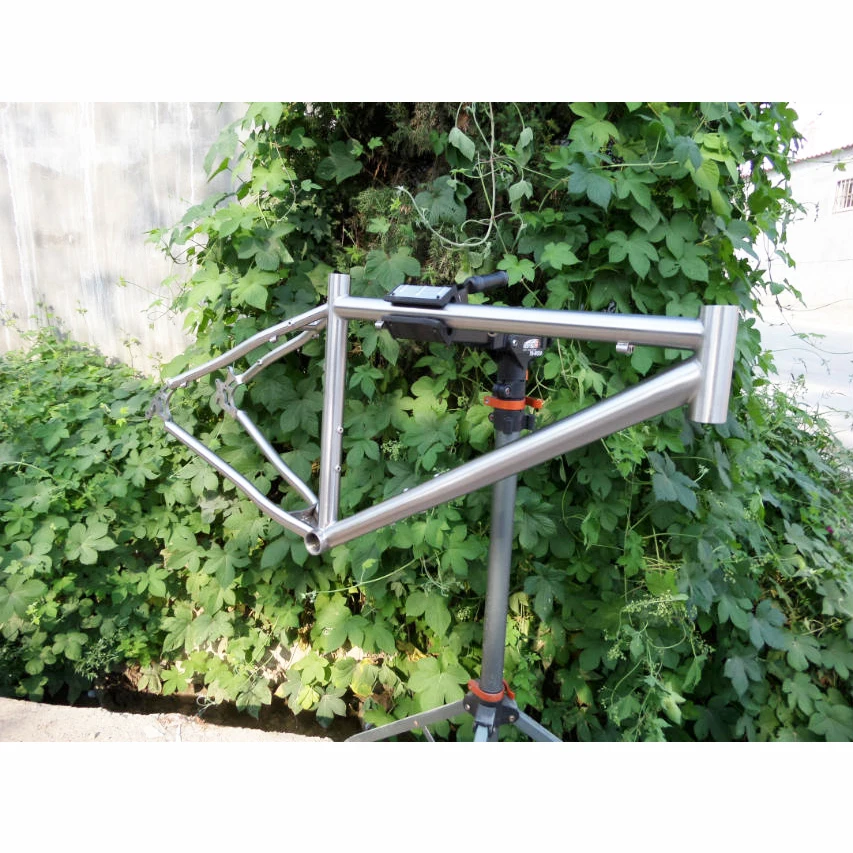 titanium bicycle frame (1).jpg