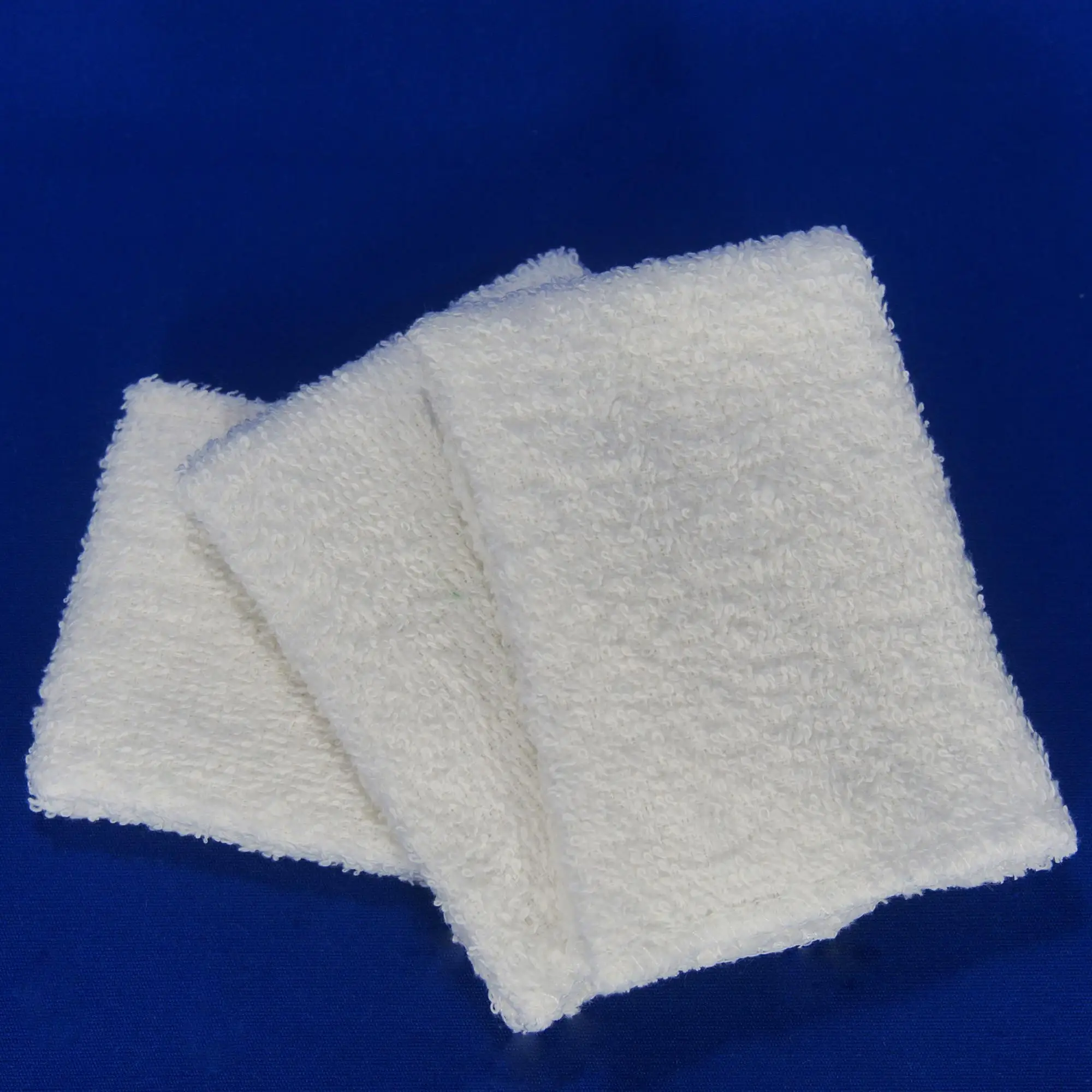 White Cotton Refreshing Disposable Hot And Cold Face Towels For