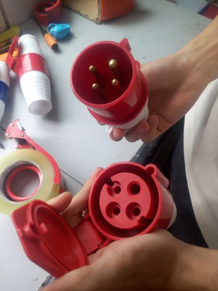 高品质 4pin 安全电插头 32/16 apms 工业插座