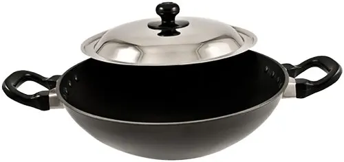 deep frying pan with lid