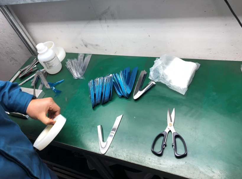 Oem Custom Automotive Car Front Triangle Window Glass Encapsulation