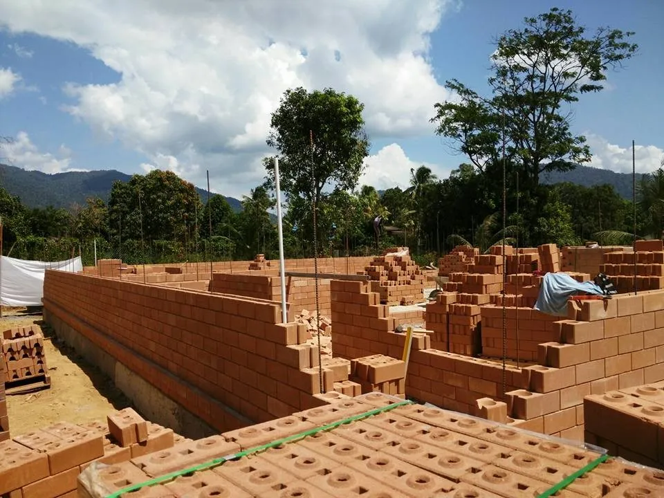 Hot Selling In Uganda Clay Interlock Brick Making Machinery Price Qts4