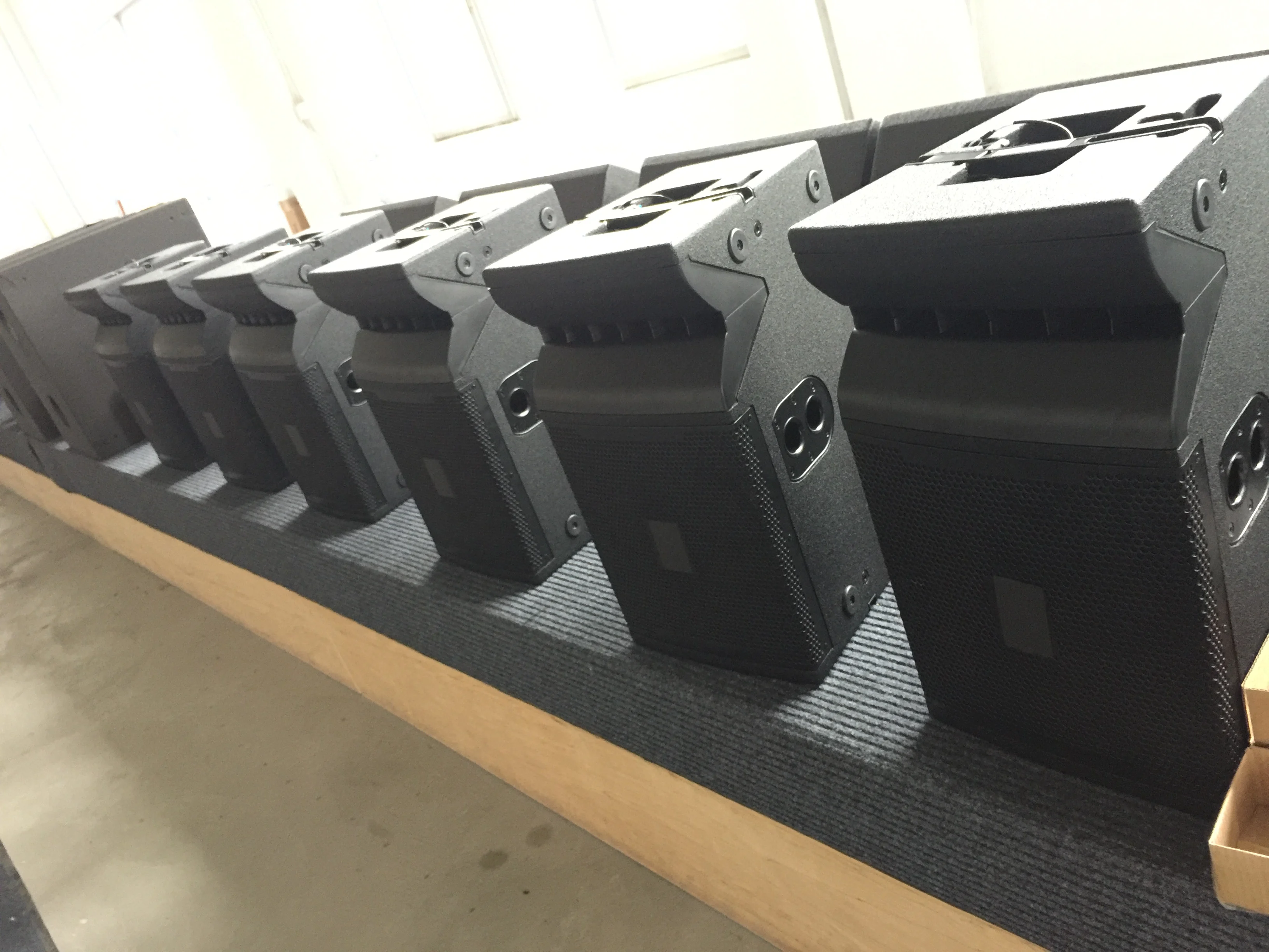 Vrx 932 Pro Audio 12 Inch Powered Line Array Neodymium Speakers Buy