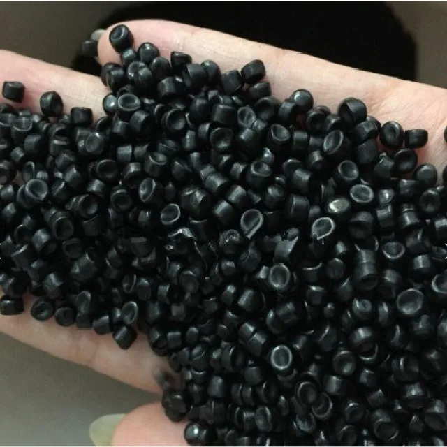 Black 80. HDPE pe 100 гранулы. Черные гранулы. Черный полиэтилен в гранулах. Черная гранула HDPE.