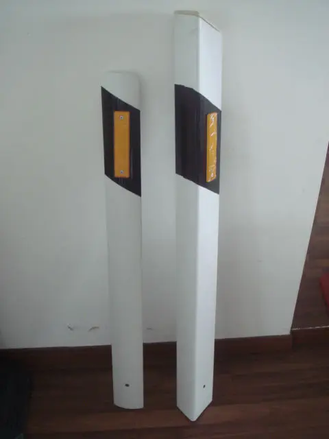 Highway Triangle Safety Warning Bollard Traffic PVC Road Delineator Post