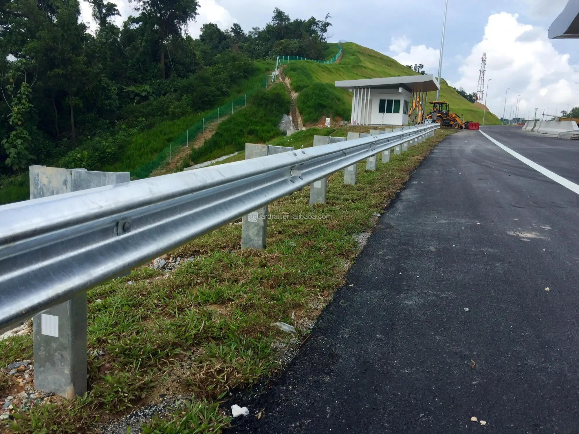 Long Lift Flex Beam Galvanized Steel Freeway Roadside Barrier - Buy ...