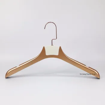 flat plastic hangers