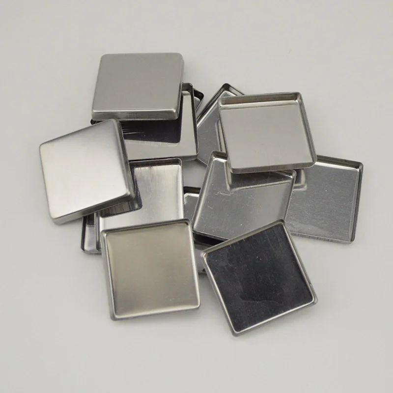 热卖26 * 26毫米三角空化妆品眼影金属铁锡盘磁性托盘批发