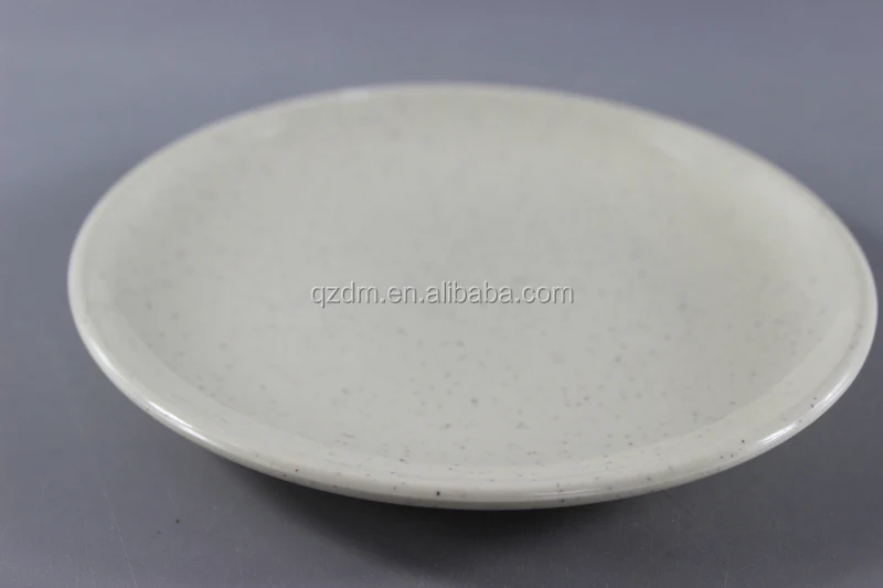 Rimless round melamine plate