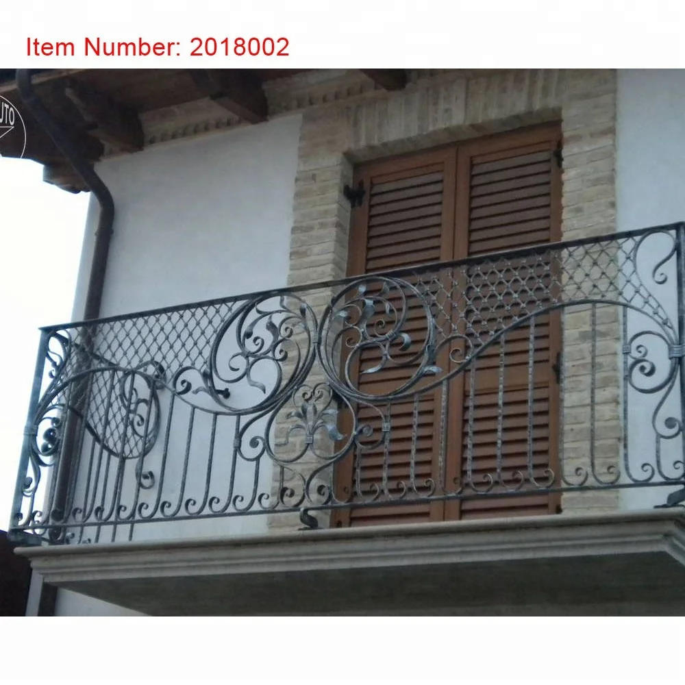 Wrought_iron_balcony.jpg