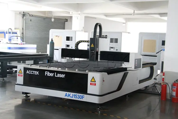 1325 1530 Stainless Steel Plate Aluminum 500W 1000W Fiber Laser Metal Cutting Machine For Metal