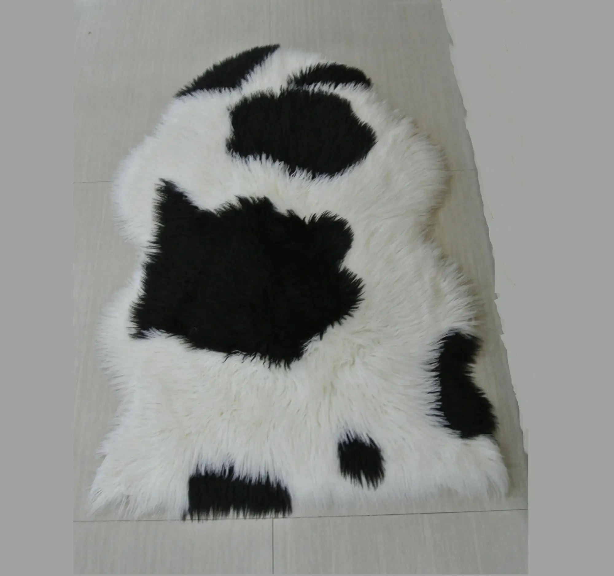 Super Soft And Warm Faux Sheepskin Carpets And Rugs With Long Pile