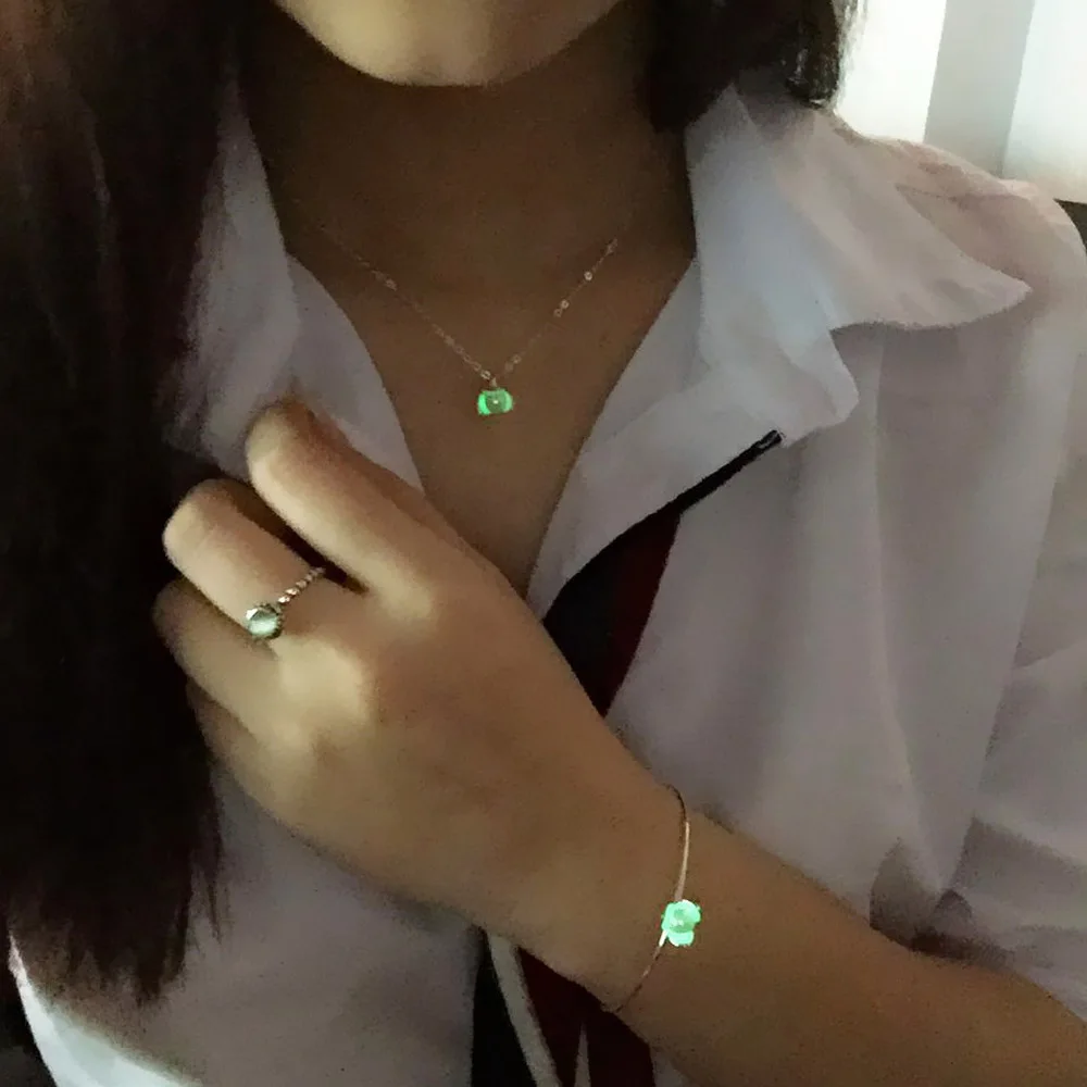 Luminous Flower Necklace Pearl Glow In The Dark Fluorescent Glowing Silver Color Nature Necklace for Friend Women Jewelry