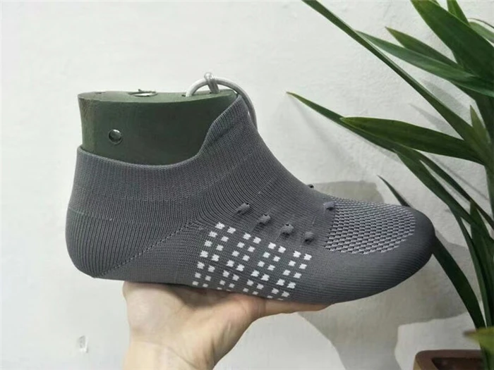 sock shoes upper3.jpg