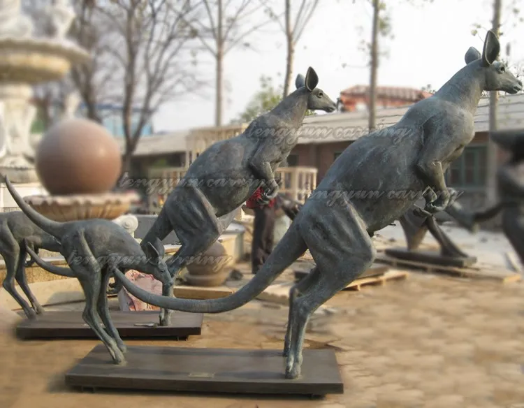 Outdoor Metal Art Decorative Brass Kangaroo Statue Bronze Animal