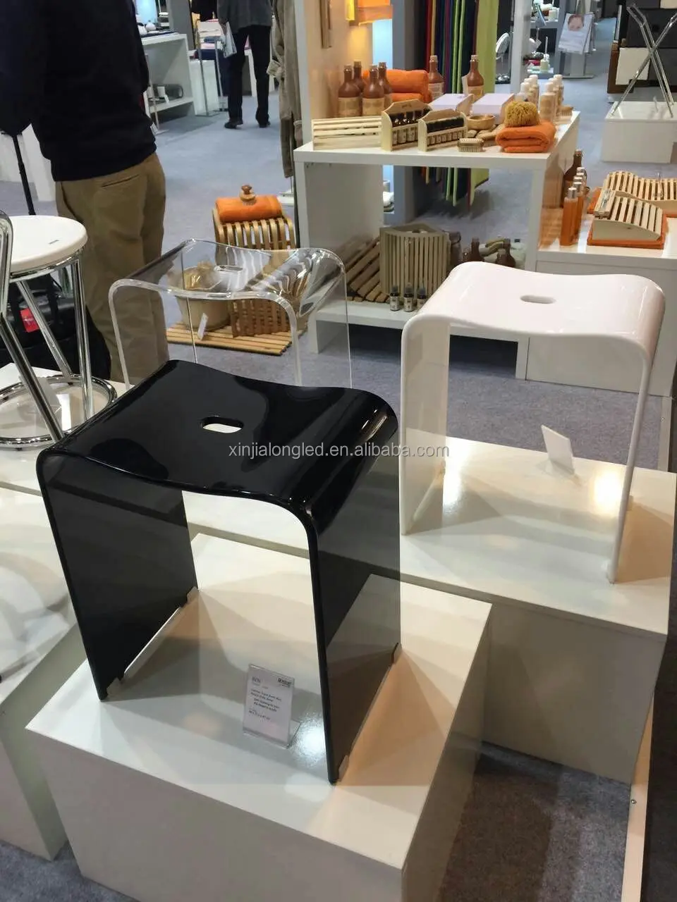 Hot Sale Modern Acrylic Vanity Stool Perspex Shower Stool Acrylic