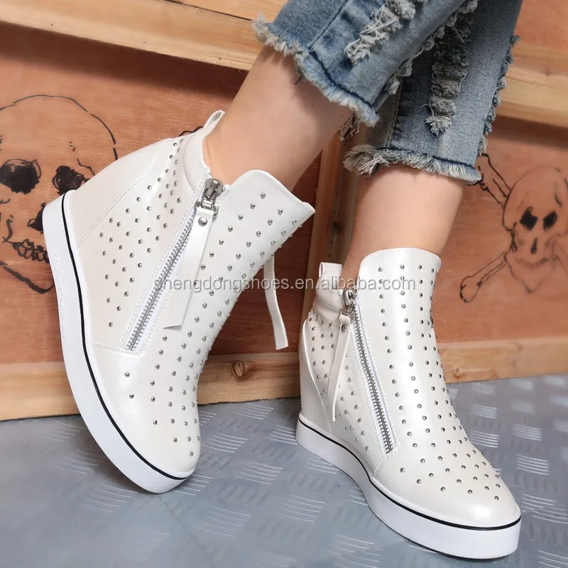 bulk buyer sneaker