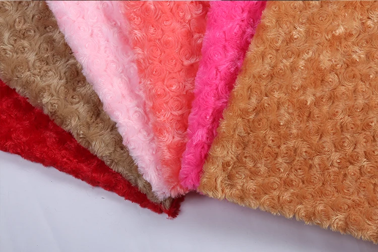 超软100% 聚酯中国进口玫瑰廉价植绒面料批发透气柔软聚酯天鹅绒面料