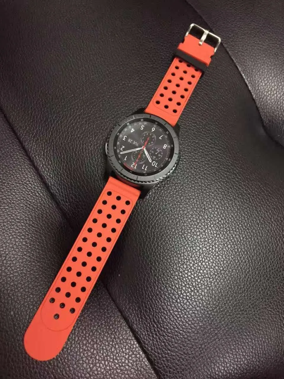 gear s3 orange dot