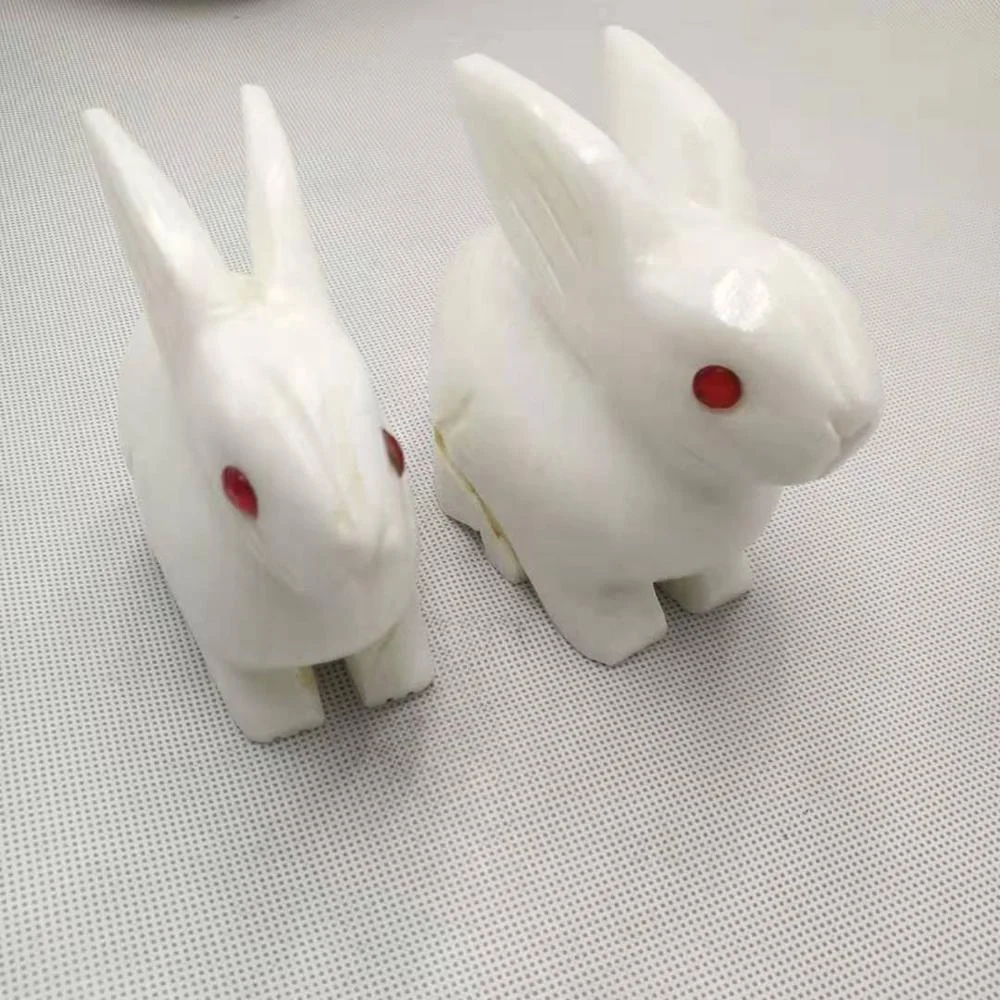 新可爱的白玉水晶兔非常便宜的价格出售