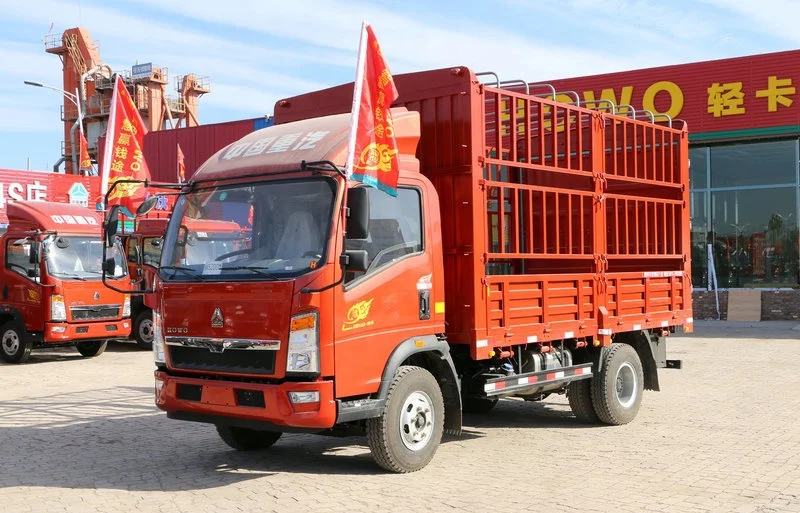 sinotruk light duty 6 wheeler 用于鸡猪运输的家畜卡车