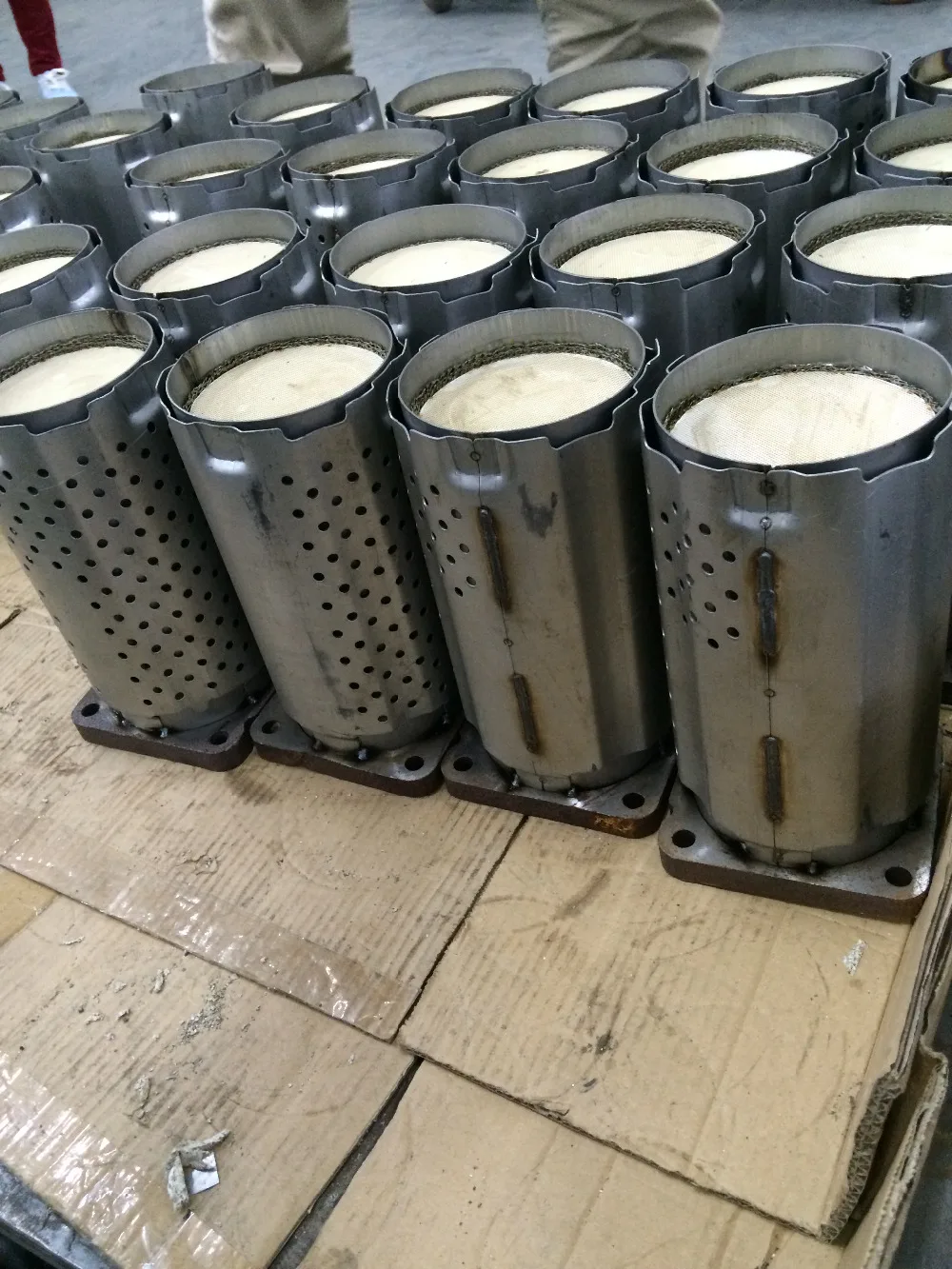 Cheap Hotsell Ceramic Catalytic Converter For Universal