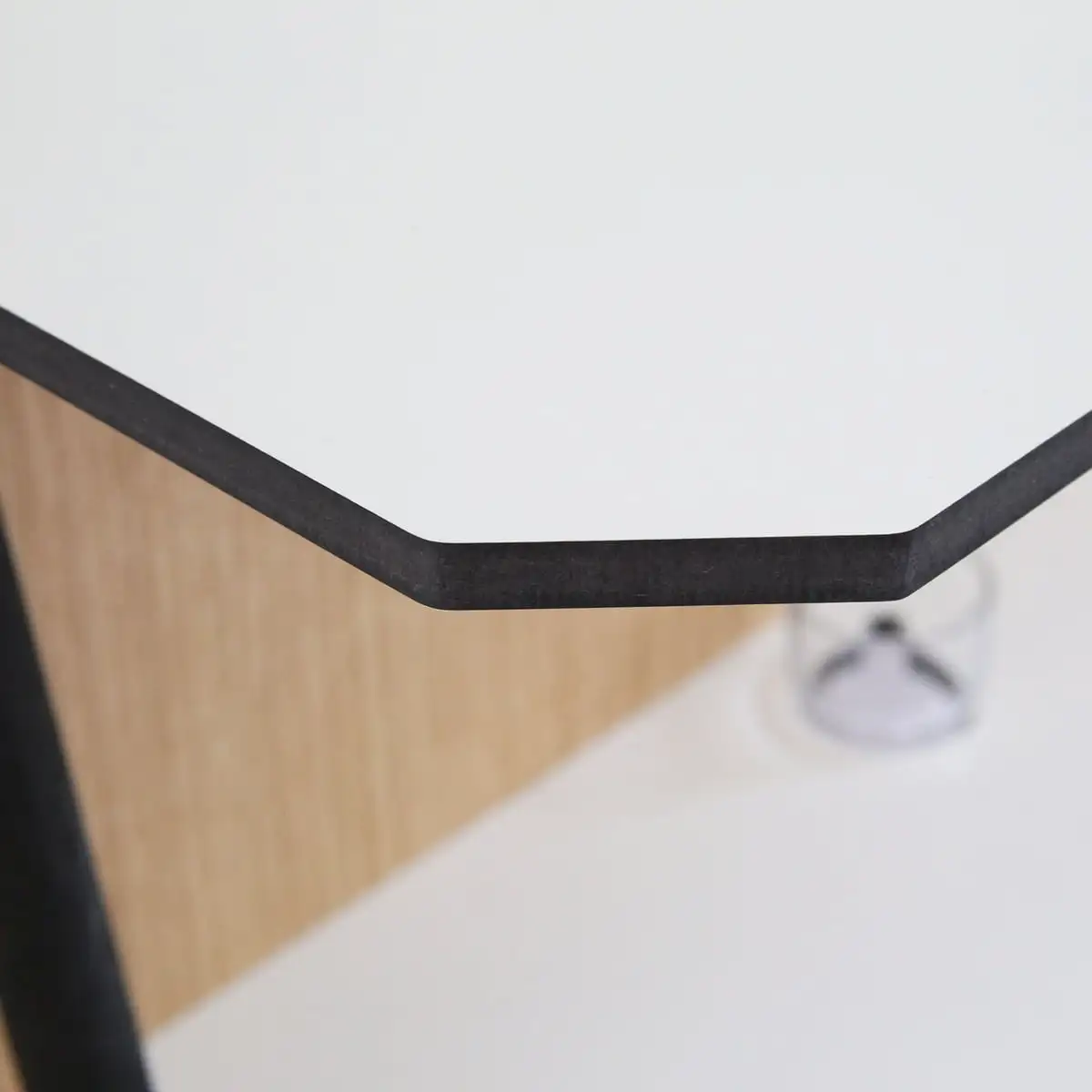 Walldesk-Detail-1.jpg