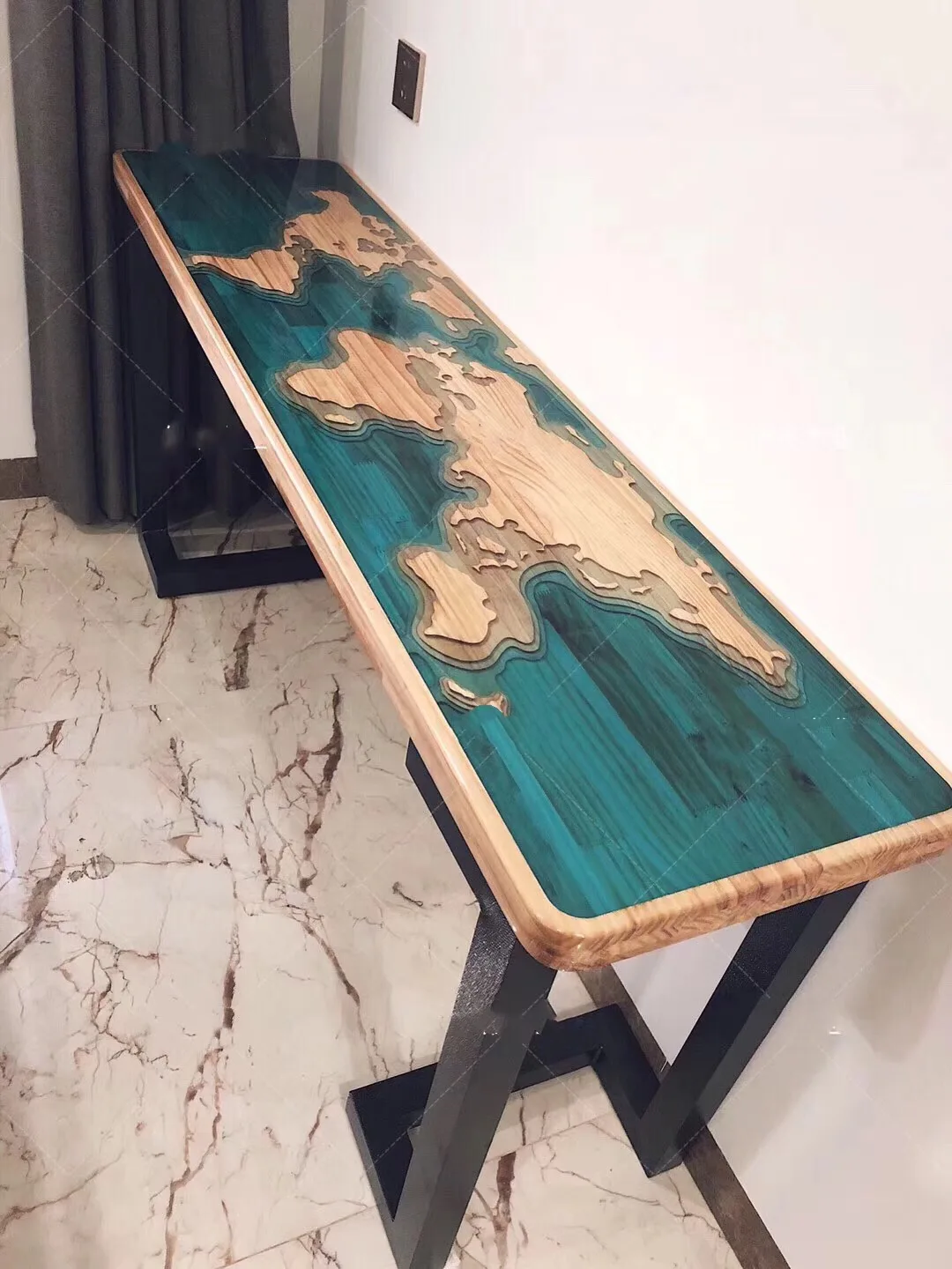 China Factory Solid Wood With Epoxy Resin Dining Table Resin Epoxy Slab