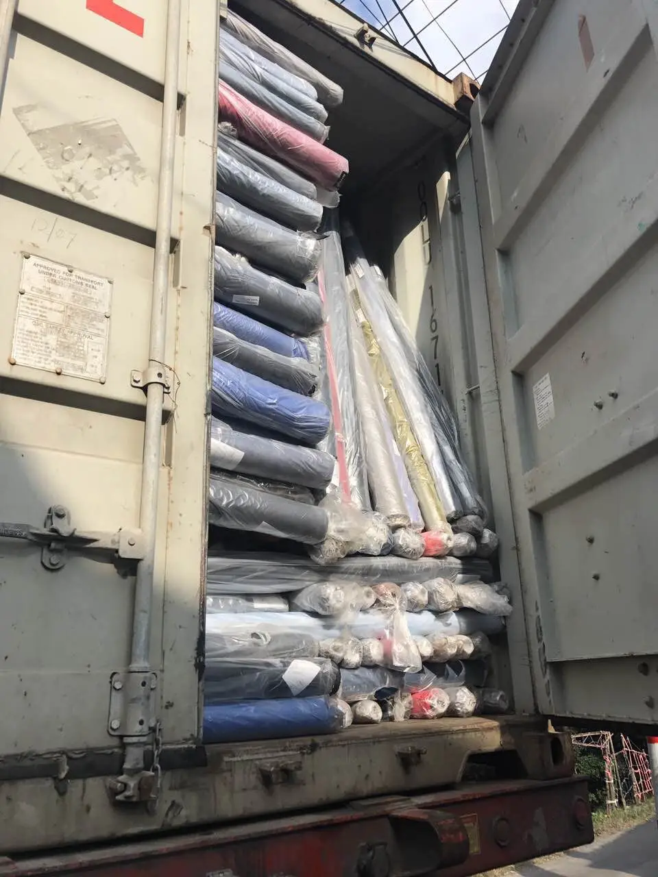 loading photos-1.jpg