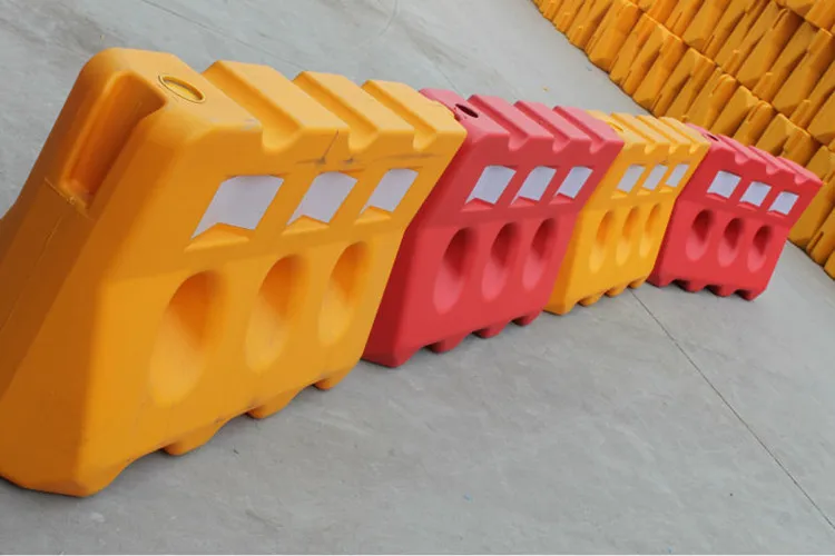 Road Base Road Safety Traffic Plastic Barrier,flood Barrier - Buy 