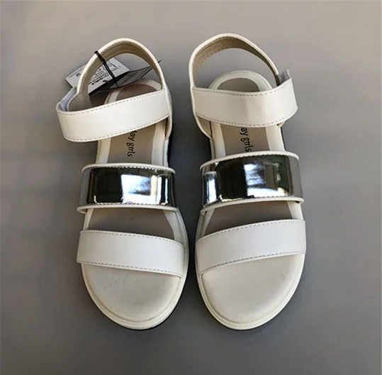 girls sandal.jpg