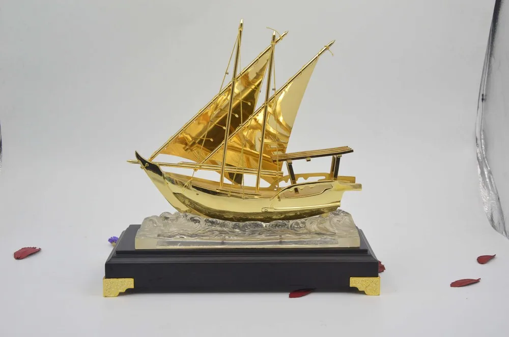 Miniature 3d Metal Ship Model Plated With Gold Leaf For Decoration
