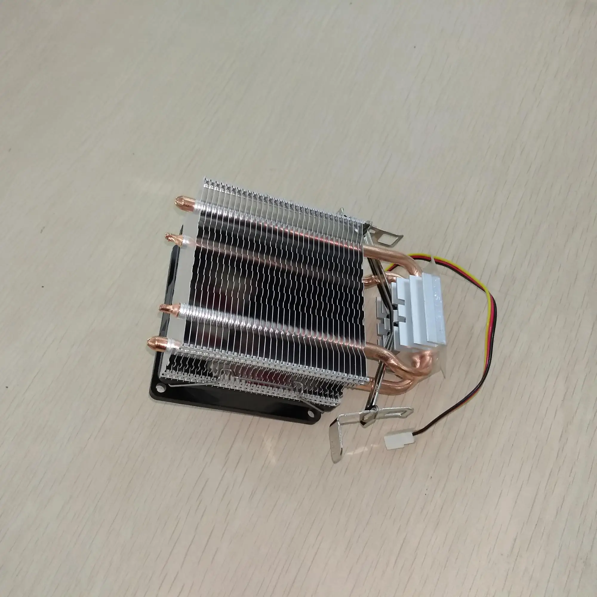 用于英特尔 lga 775 系列的铜芯热管 cpu 冷却器