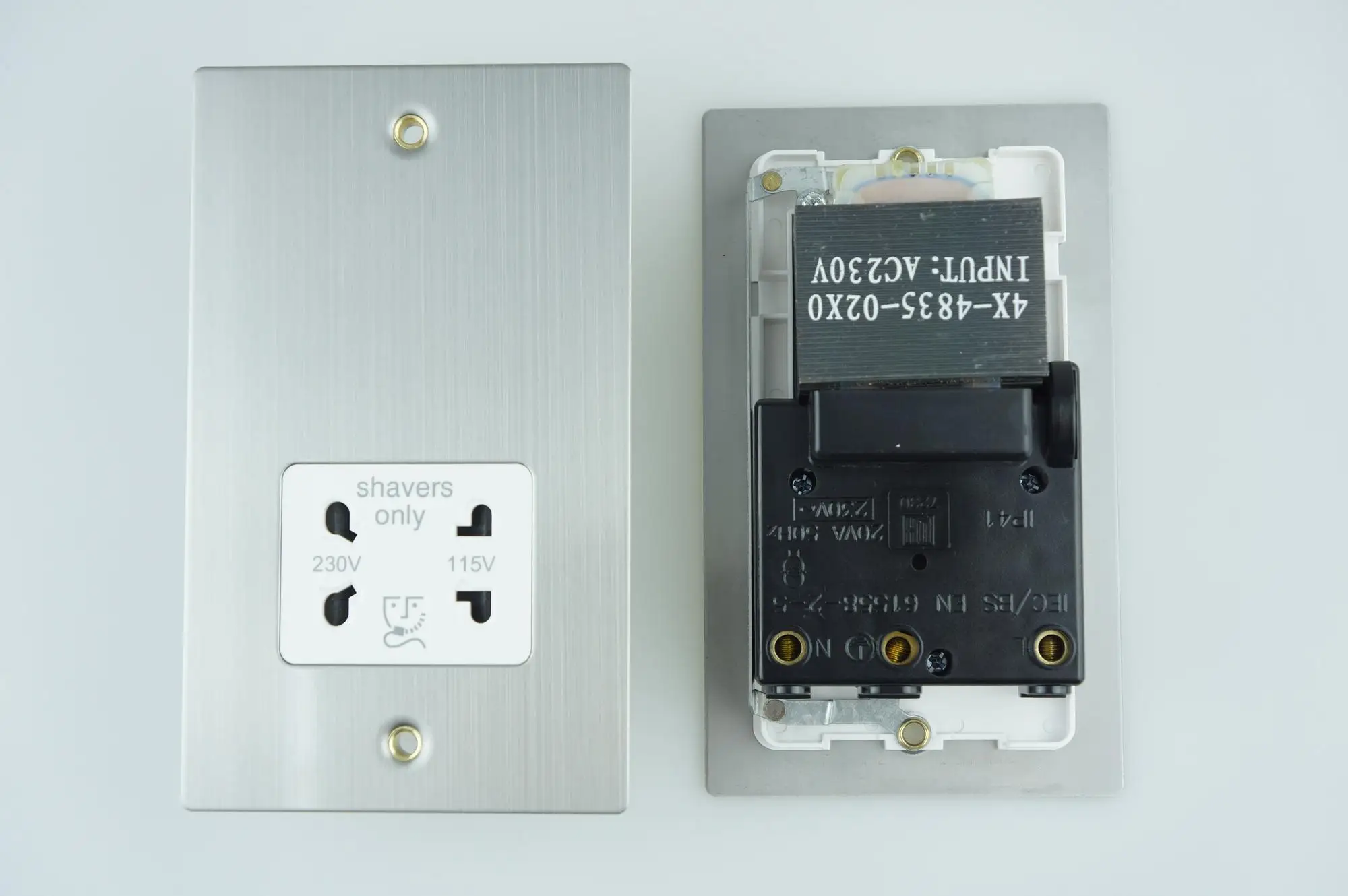 13a Bs Standard Convex Uk Hotel Wall Electrical Bathroom Shaver Socket