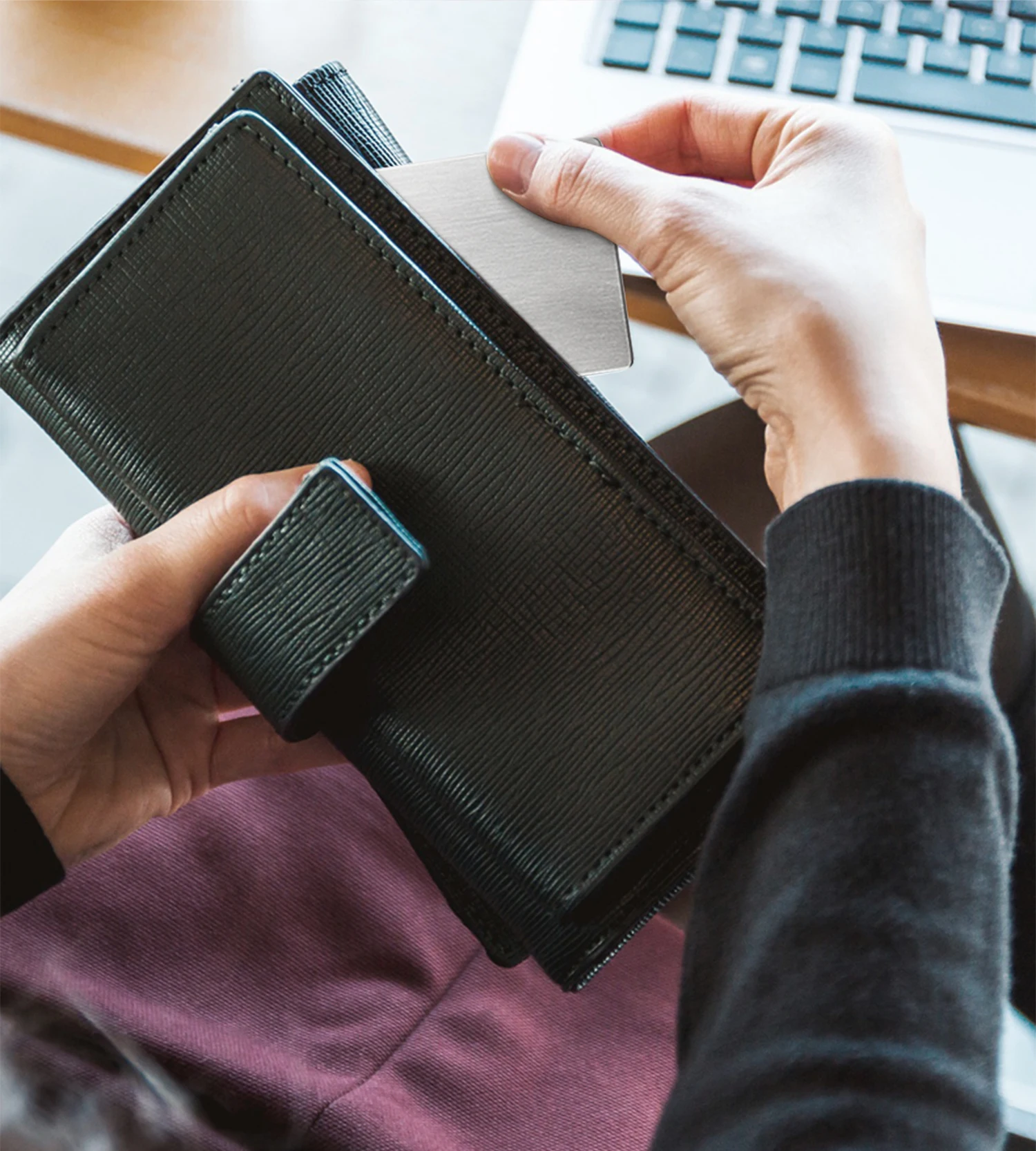 Ultra Slim Credit Card Fast Charging Mobile Power Bank For iPhone Android - ANKUX.COM