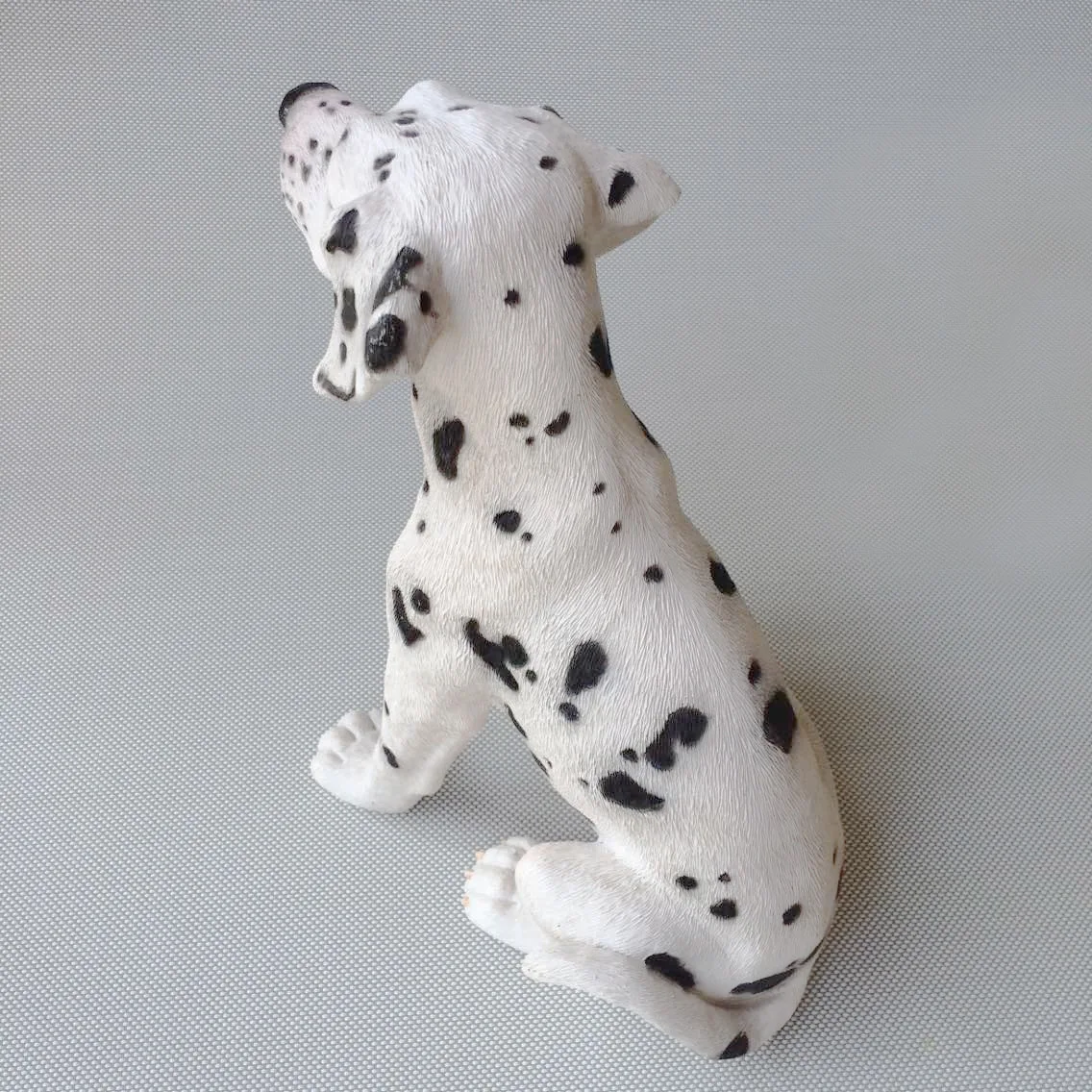 Cute Resin Sitting Small Dog Figurine - Buy Dog Figurines,Dog,Mini Dog ...