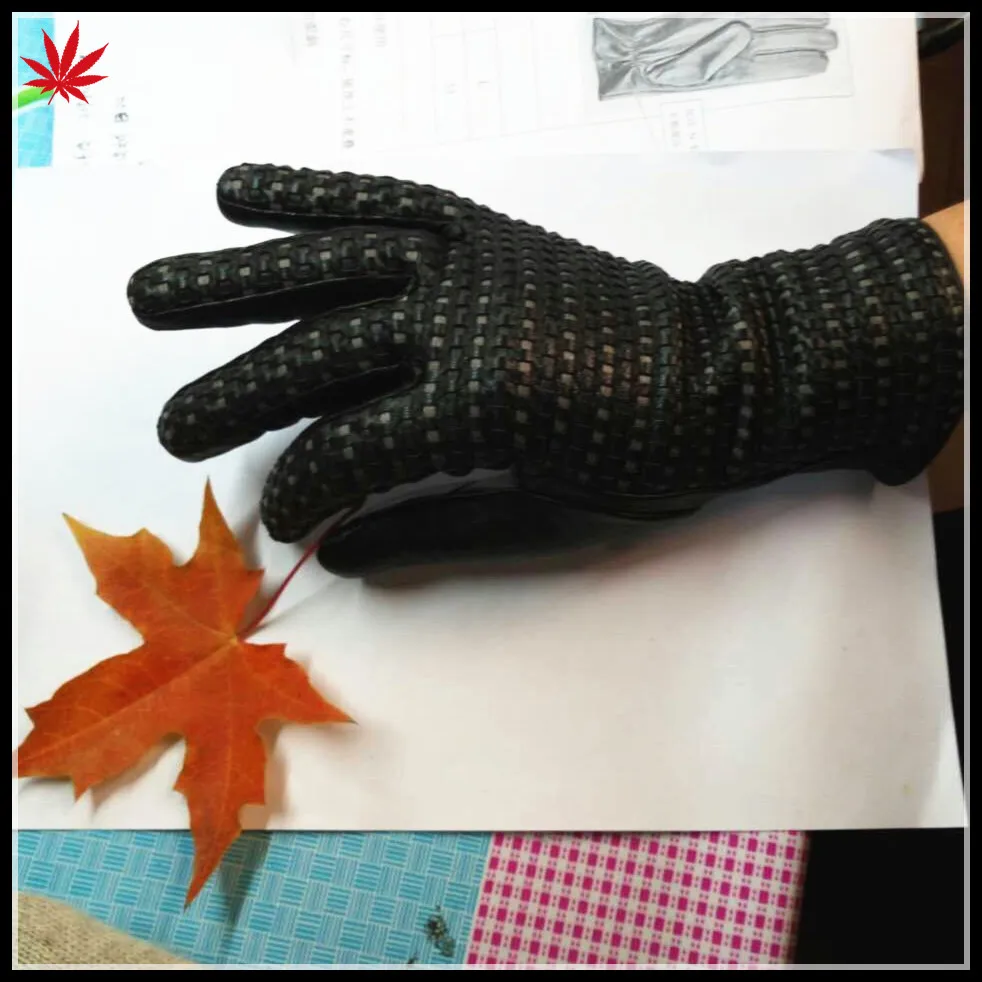 2016 the latest fashion ladies woven leather gloves