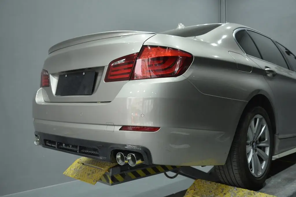 carbon fiber rear bumper lip diffuser For BMW 5 series F10