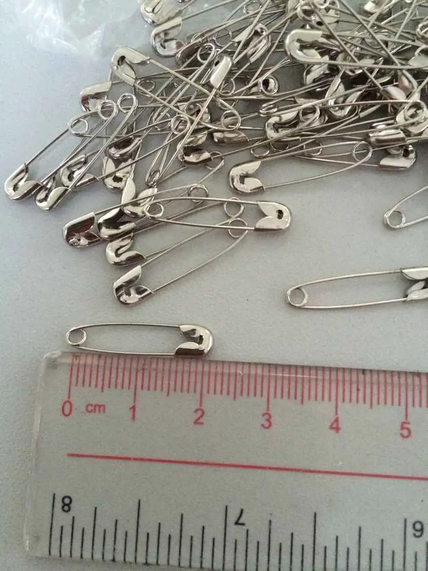 22mm safety pinss.jpg