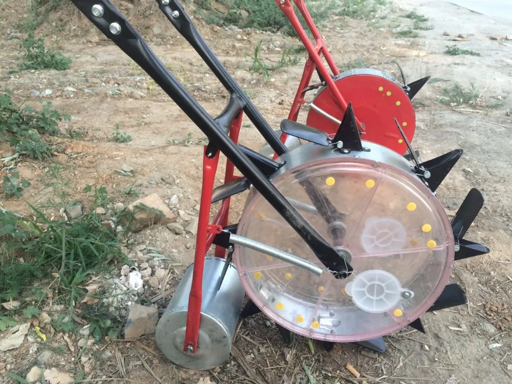 Semeadora manual de pastagem irrigada