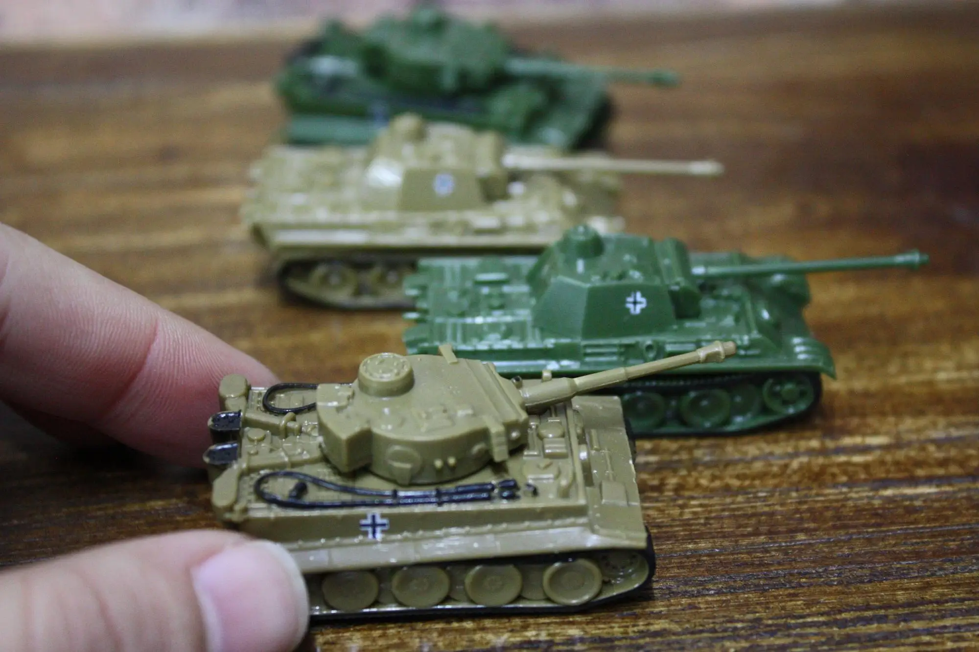 Toys Hobbies Armour 8pcs Set Plastic 4d Assembled Tank Model 1 144 Military Model Toy Or Decoration